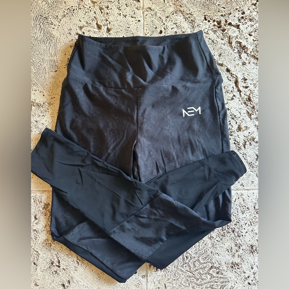 Ryderwear black and black snakeskin print leggings